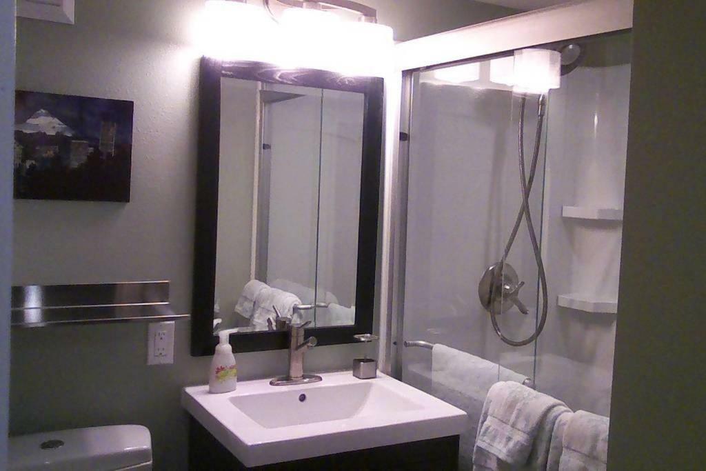 Boutique Style Apartment In The Heart Of Se Portland Esterno foto